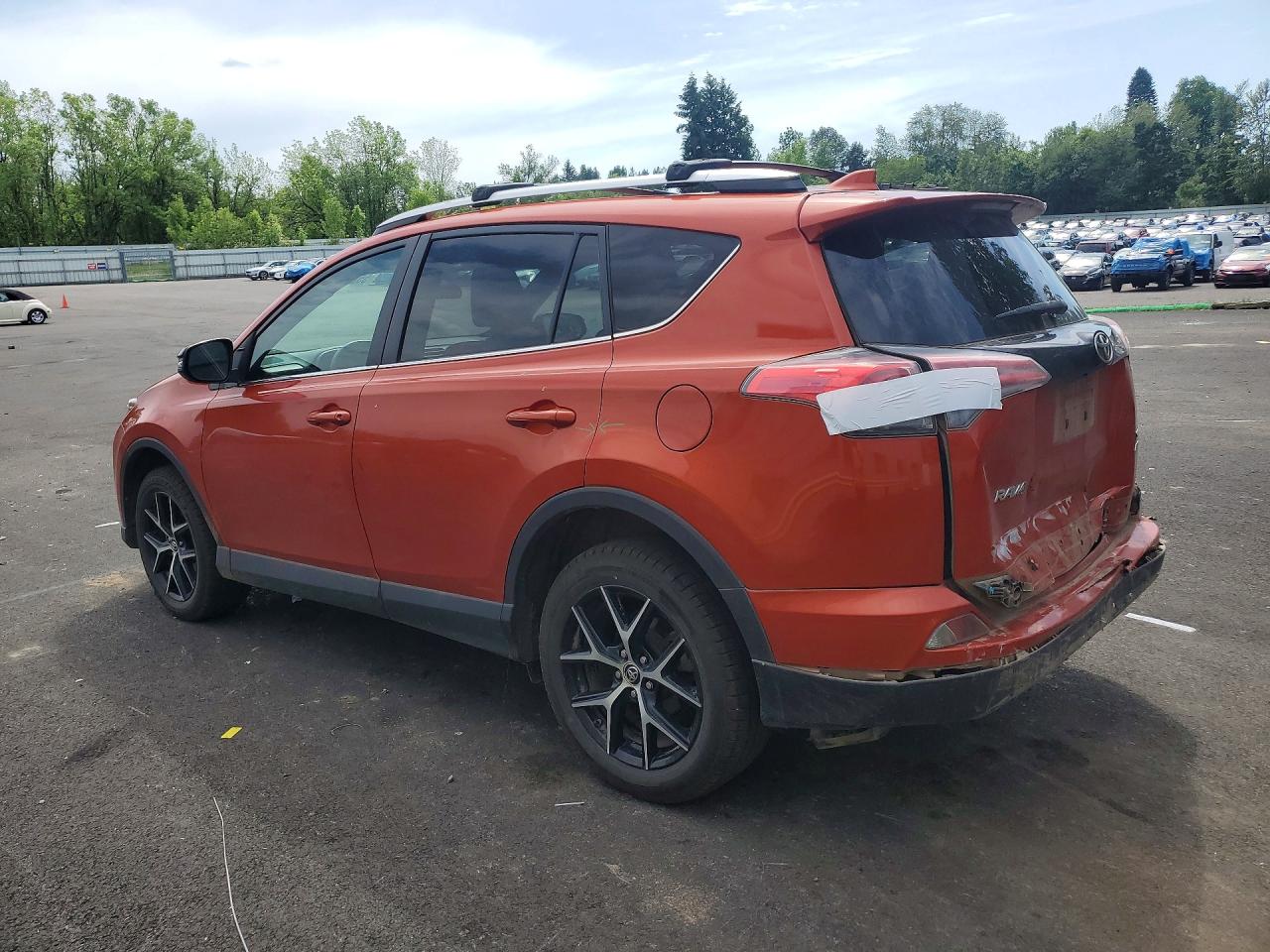 2016 TOYOTA RAV4 SE photo 2