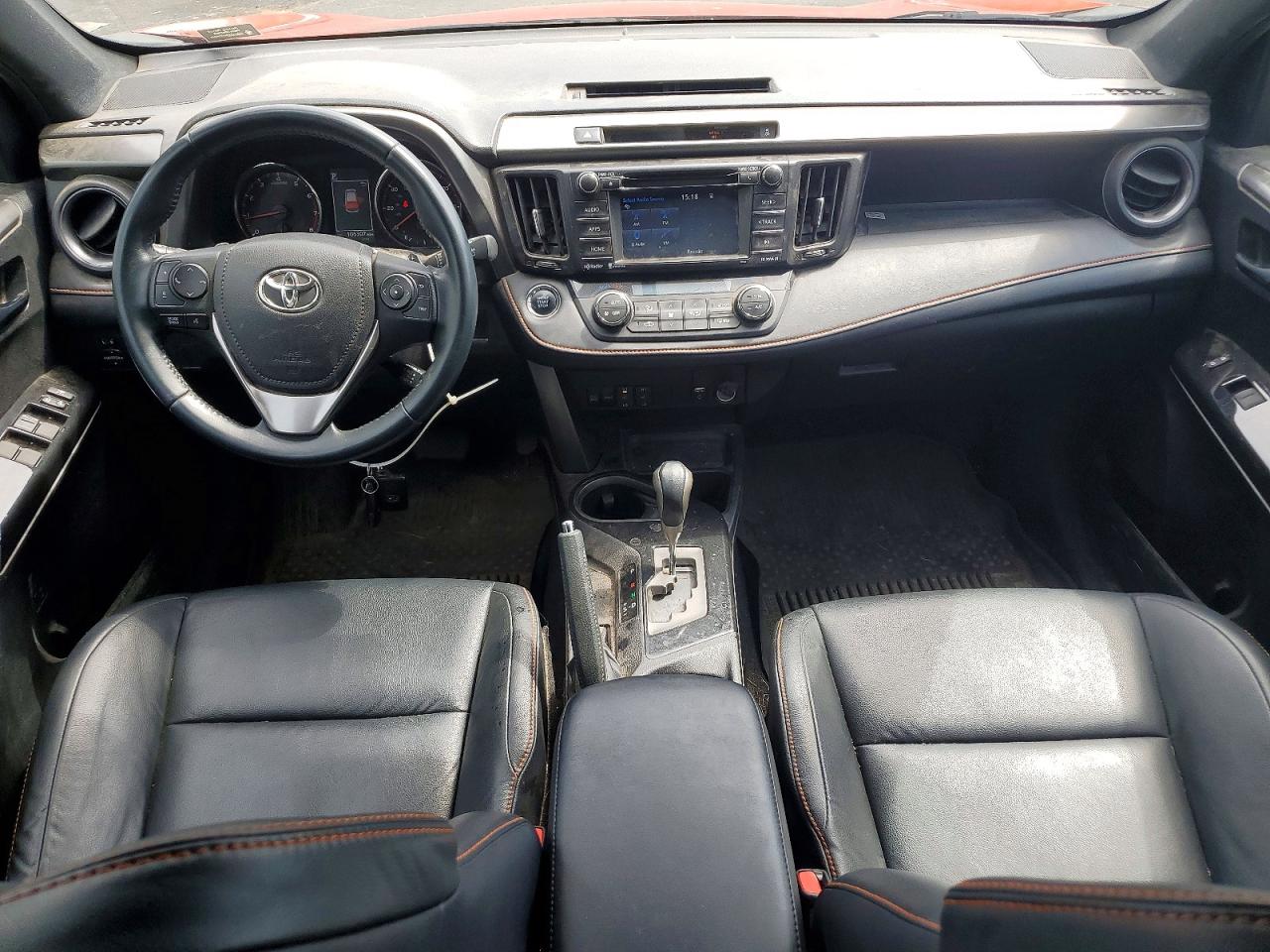 2016 TOYOTA RAV4 SE photo 8