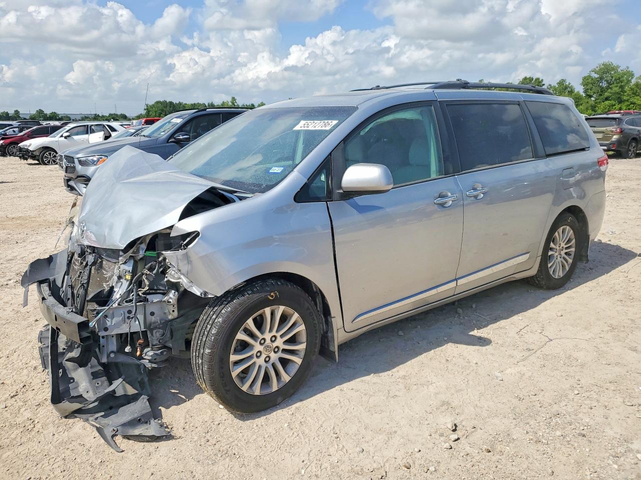 2014 TOYOTA SIENNA