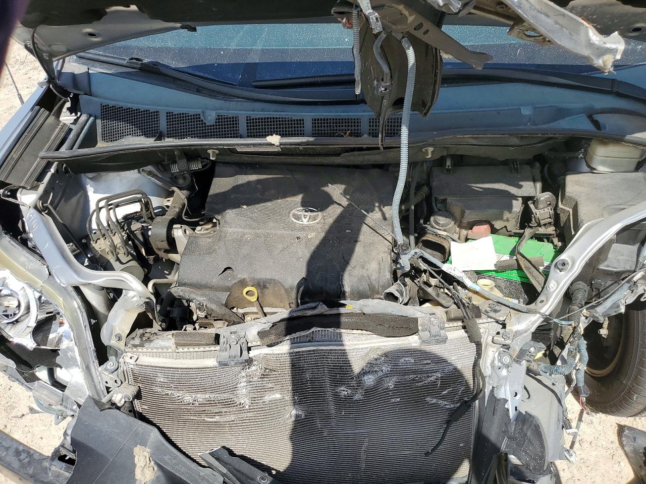 2014 TOYOTA SIENNA XLE 8-PASSENGER photo 23