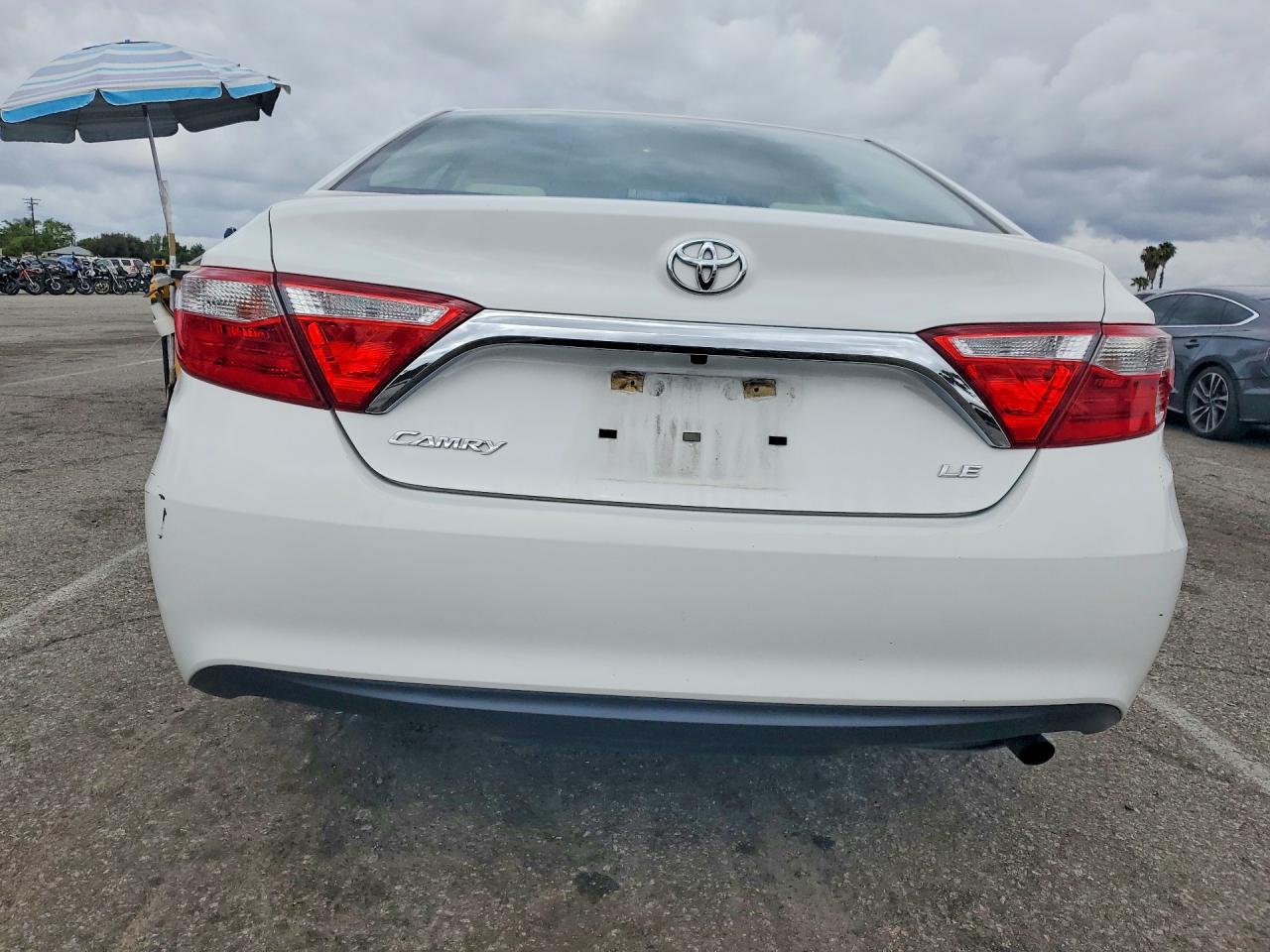 2017 TOYOTA CAMRY LE photo 16