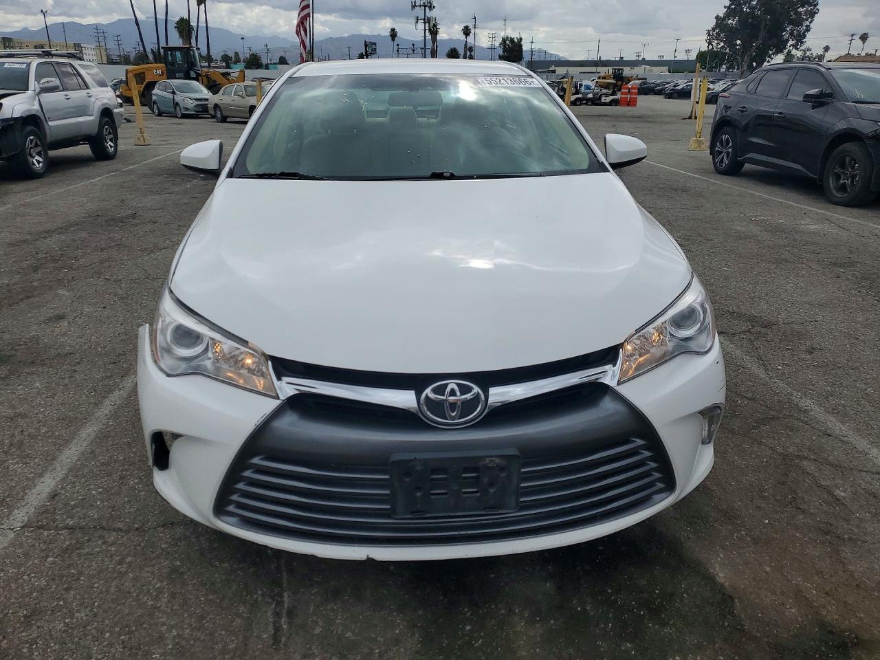 2017 TOYOTA CAMRY LE photo 13