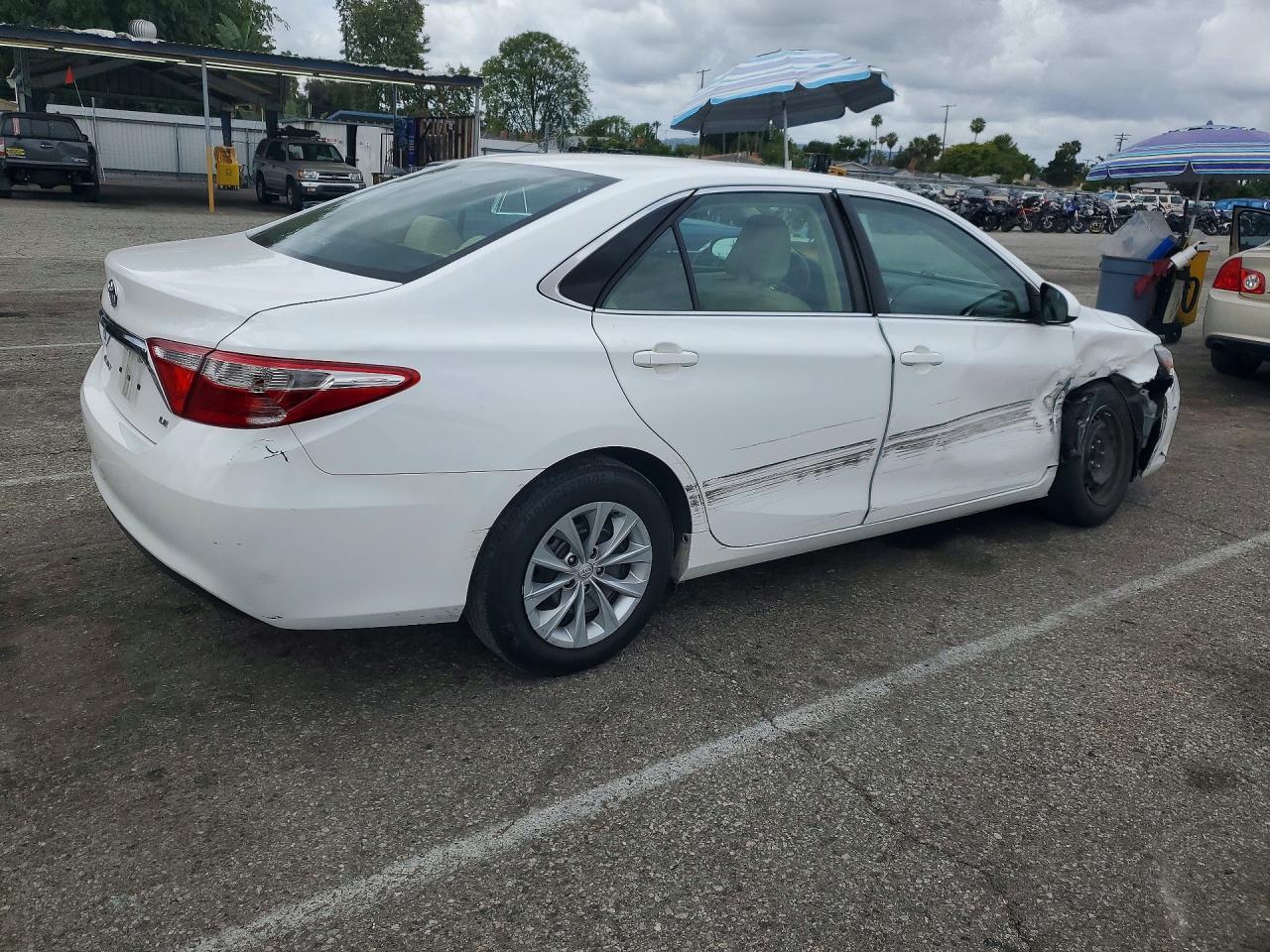 2017 TOYOTA CAMRY LE photo 7
