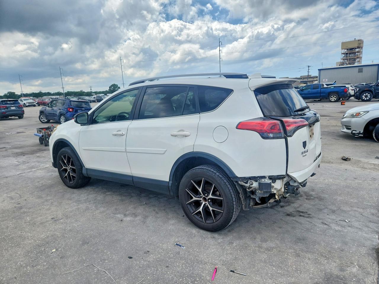 2018 TOYOTA RAV4 SE photo 4