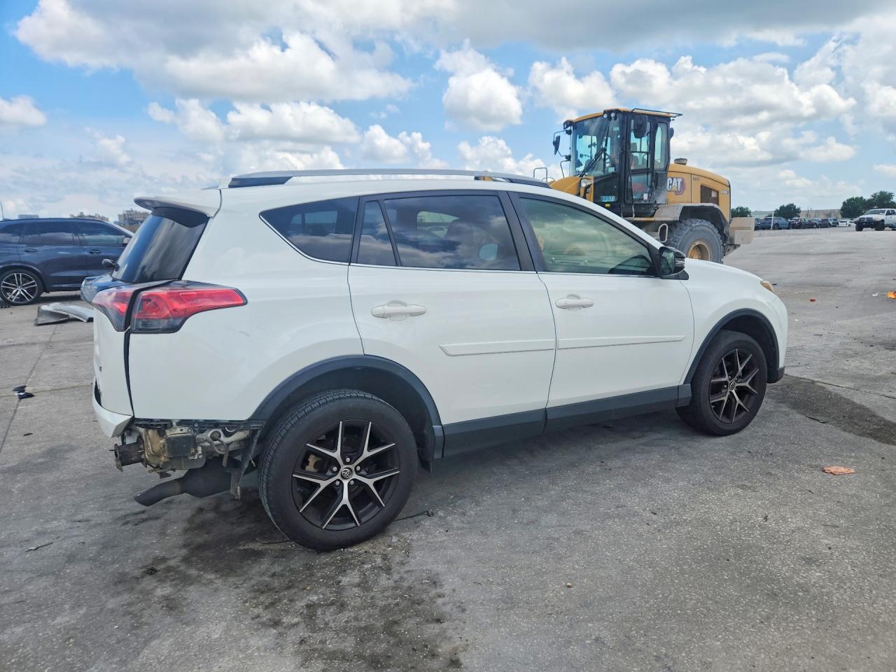 2018 TOYOTA RAV4 SE photo 7