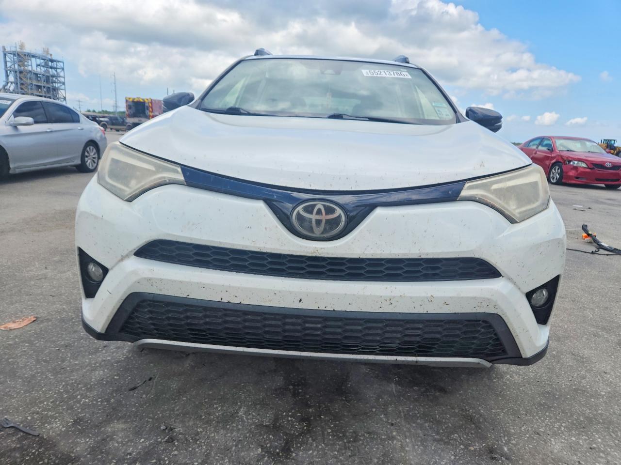 2018 TOYOTA RAV4 SE photo 13