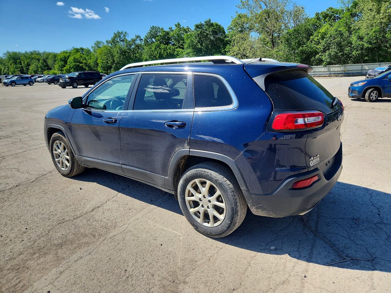 2016 JEEP CHEROKEE LATITUDE photo 4