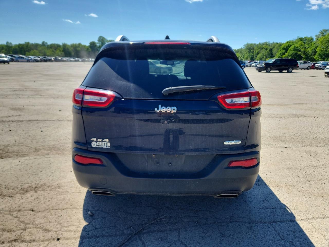 2016 JEEP CHEROKEE LATITUDE photo 16