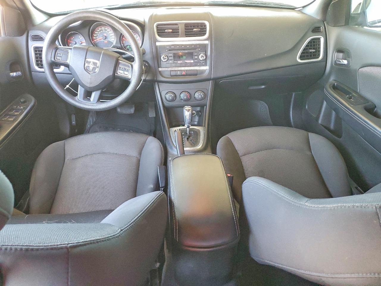 2014 DODGE AVENGER SE photo 8