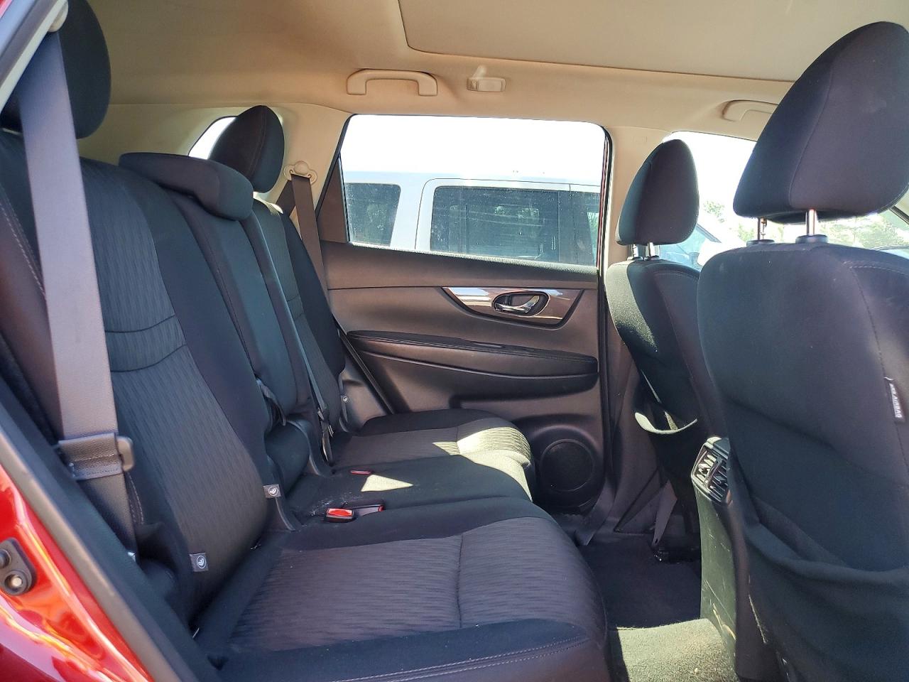 2019 NISSAN ROGUE SV photo 21