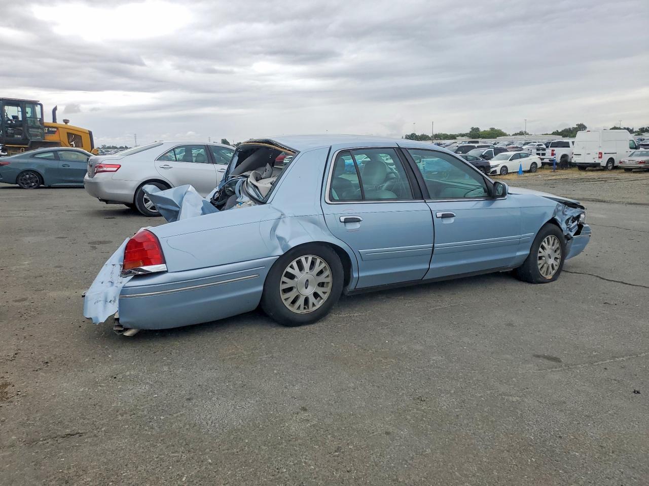 2003 FORD CROWN VICTORIA LX photo 5