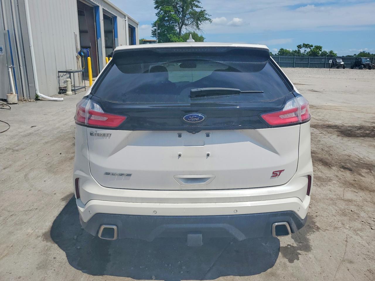 2019 FORD EDGE ST photo 16