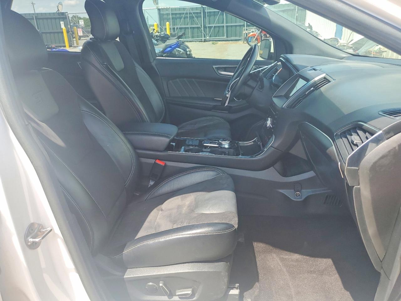 2019 FORD EDGE ST photo 19