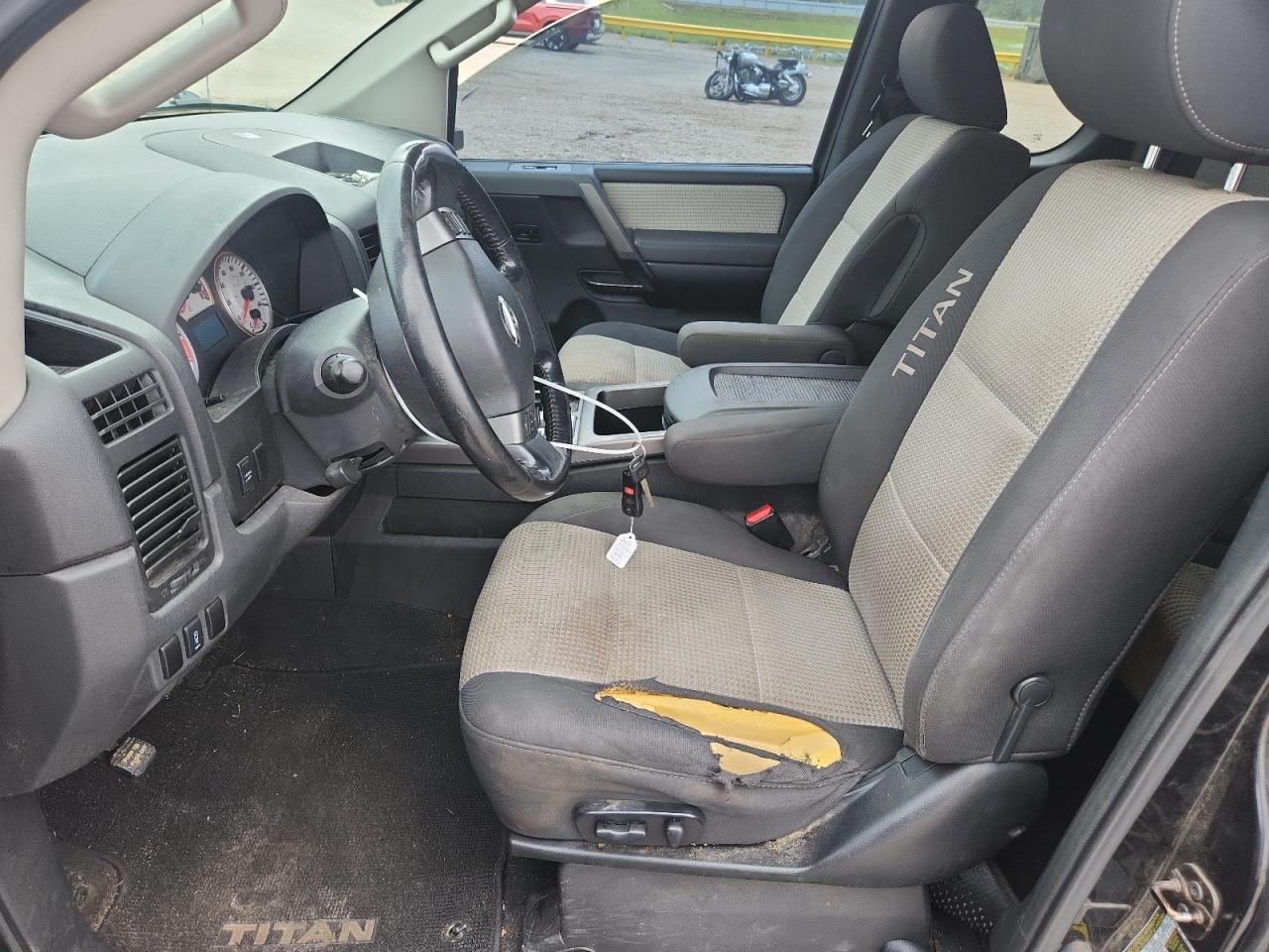 2012 NISSAN TITAN S photo 13