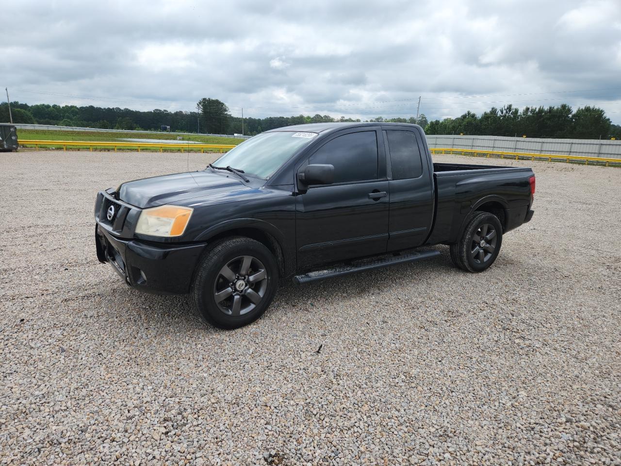 2012 NISSAN TITAN