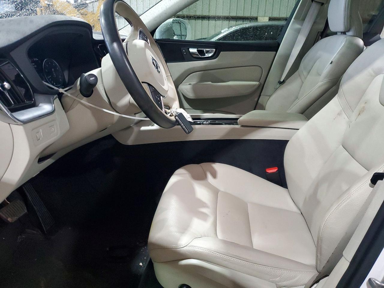 2020 VOLVO XC60 T5 MOMENTUM photo 13
