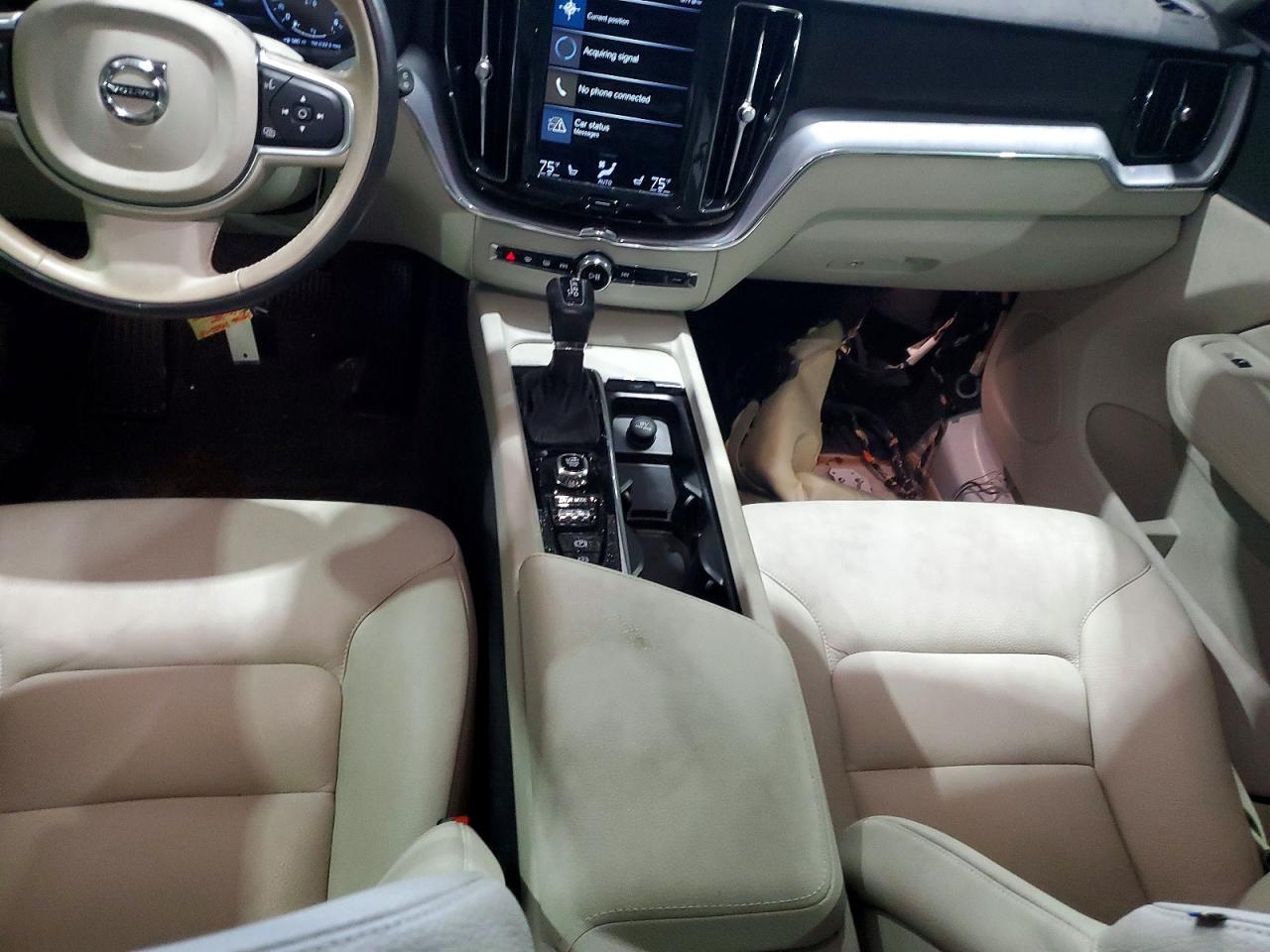 2020 VOLVO XC60 T5 MOMENTUM photo 15