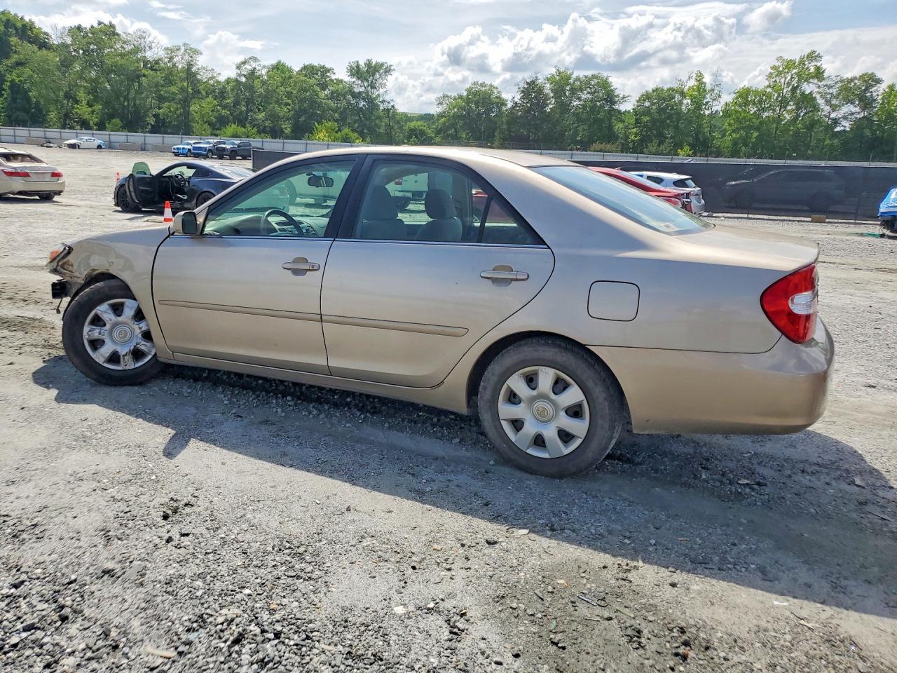 2003 TOYOTA CAMRY LE photo 3