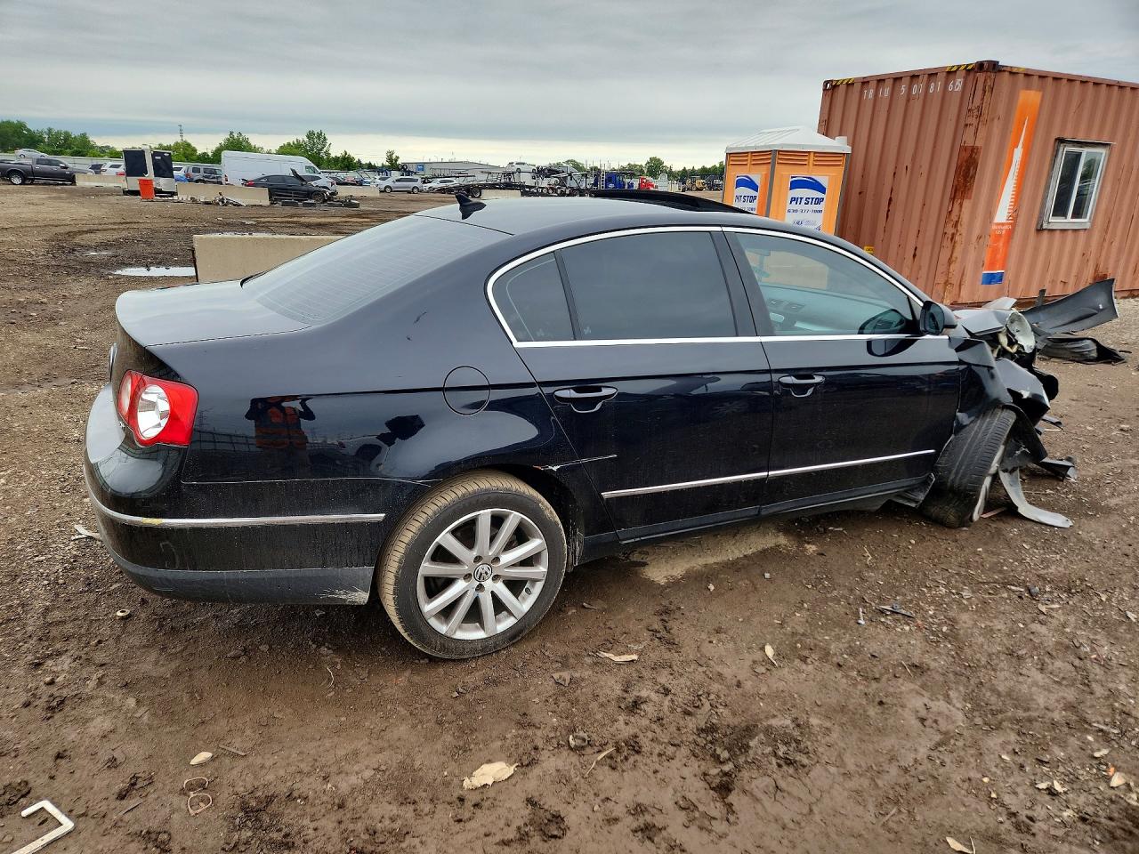 2010 VOLKSWAGEN PASSAT KOMFORT photo 3