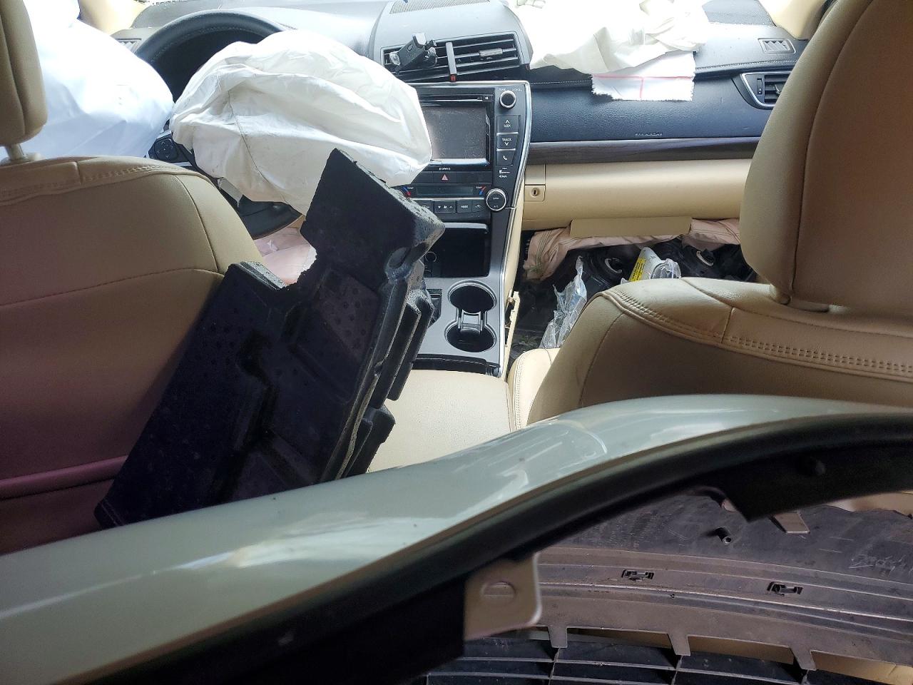 2017 TOYOTA CAMRY XLE photo 8