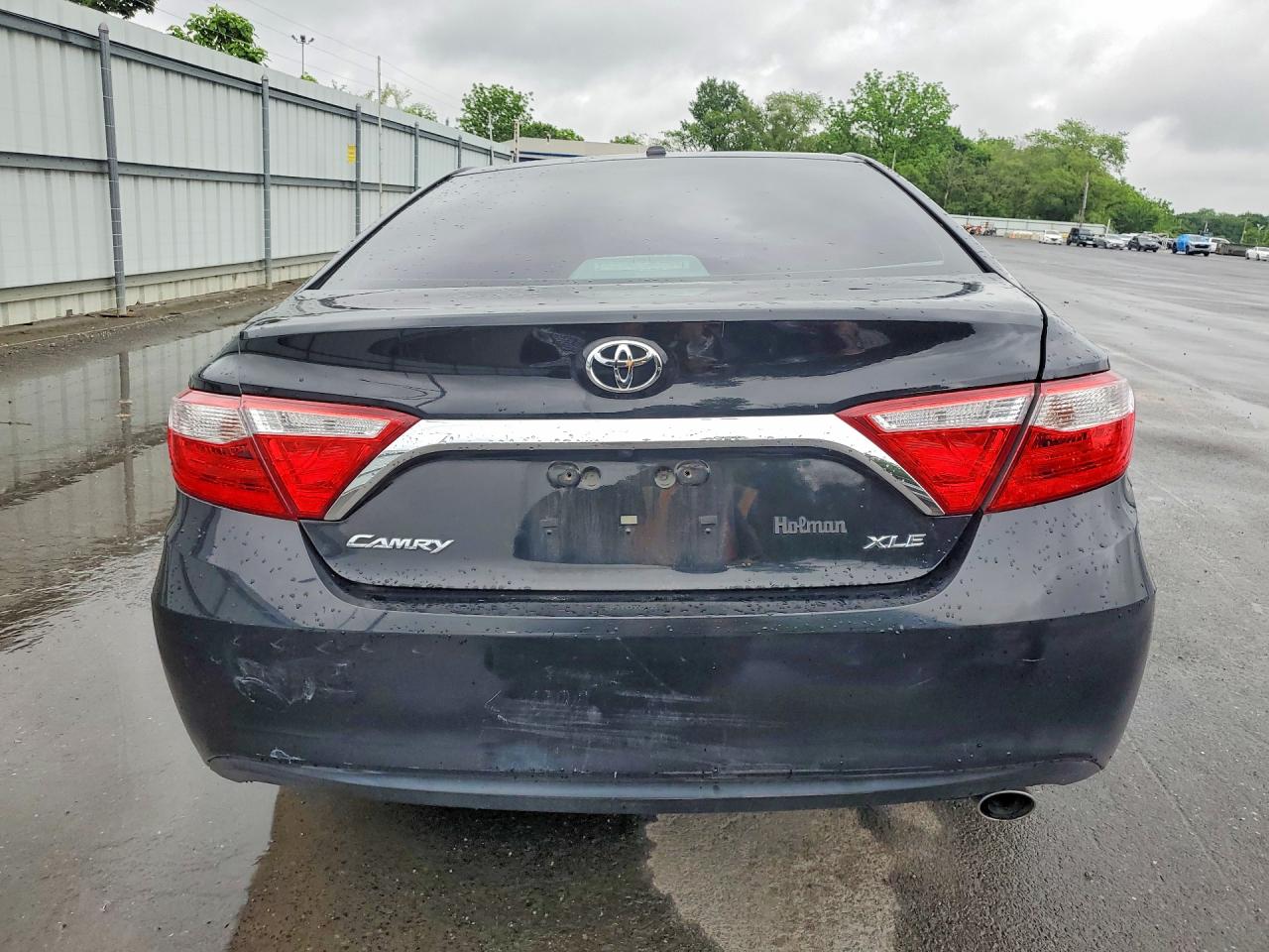 2017 TOYOTA CAMRY XLE photo 6