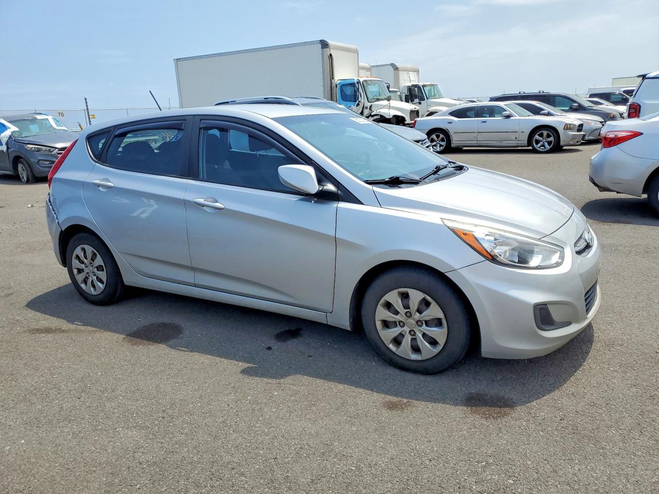 2016 HYUNDAI ACCENT SE photo 4