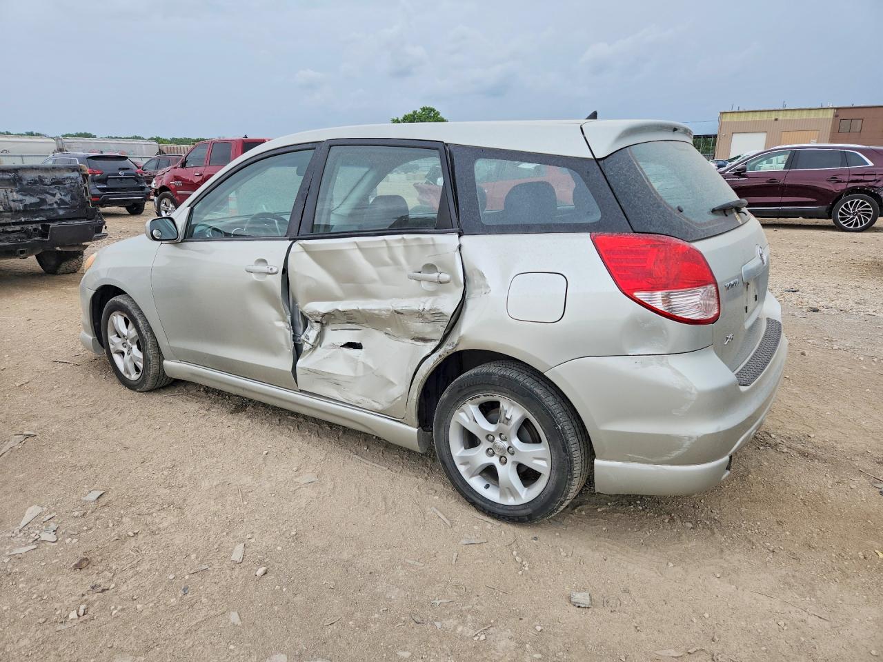 2003 TOYOTA COROLLA MATRIX XR photo 3
