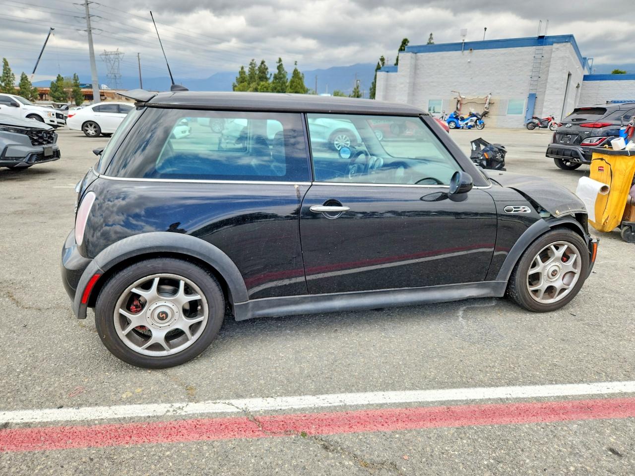2005 MINI COOPER S photo 5