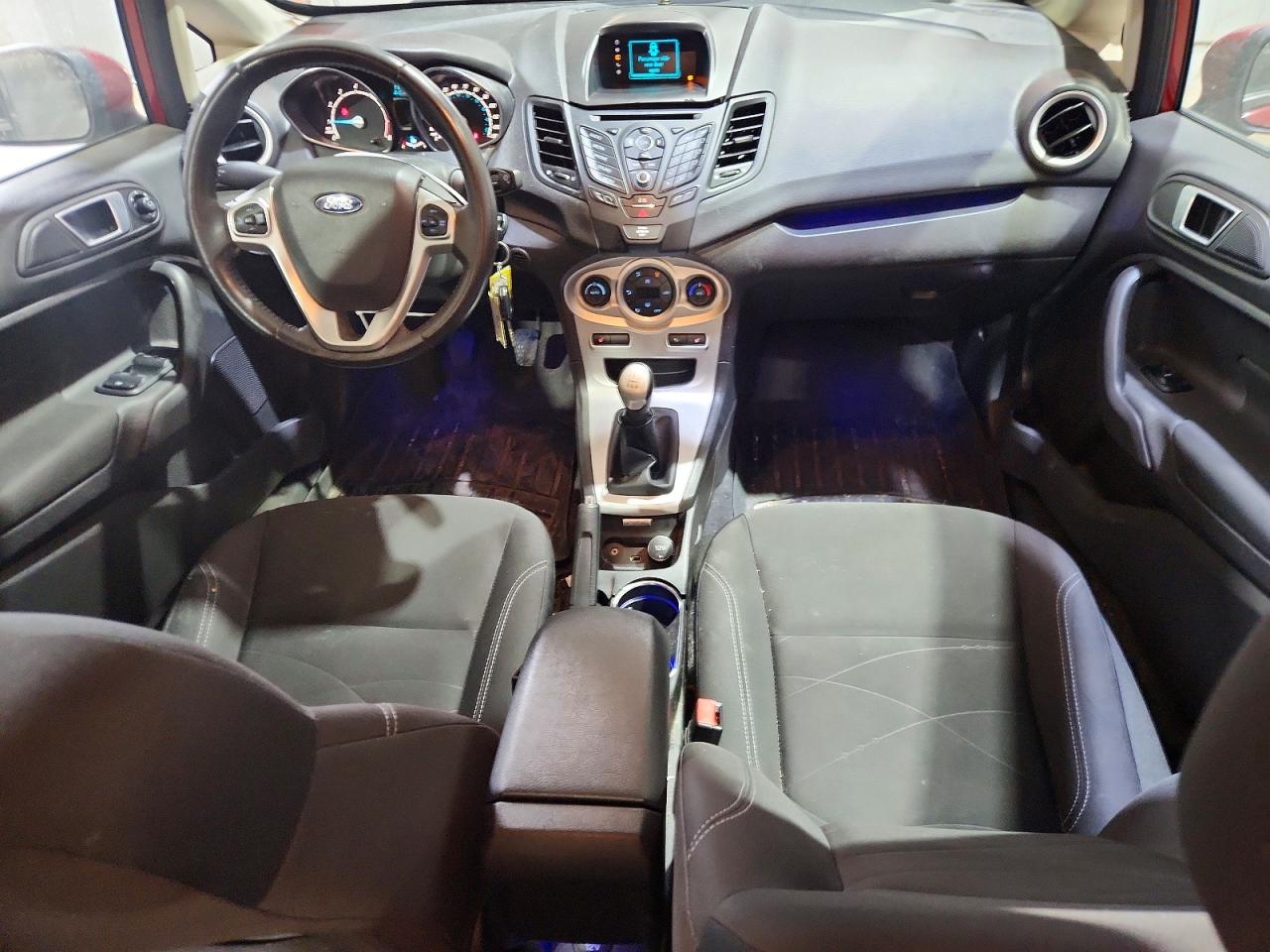 2016 FORD FIESTA SE photo 15