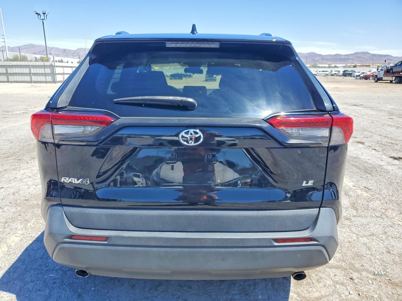 2019 TOYOTA RAV4 LE photo 16