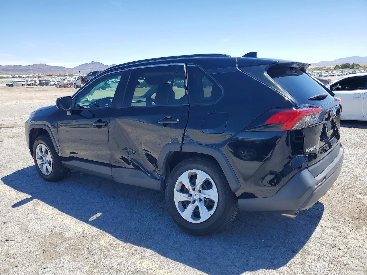2019 TOYOTA RAV4 LE photo 4