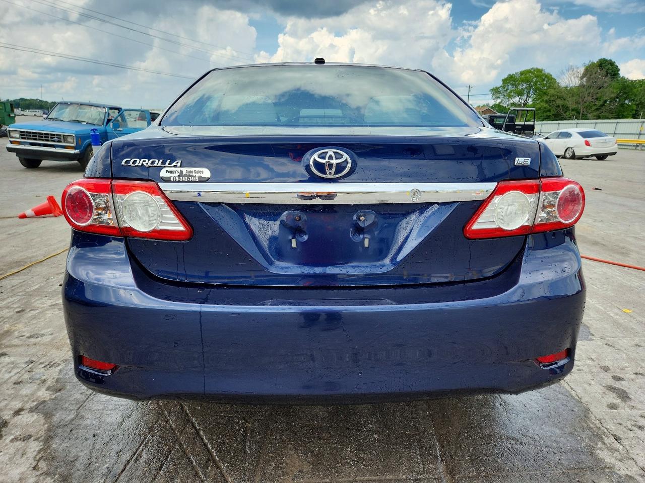 2011 TOYOTA COROLLA LE photo 6