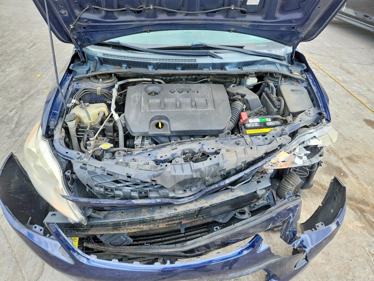 2011 TOYOTA COROLLA LE photo 11