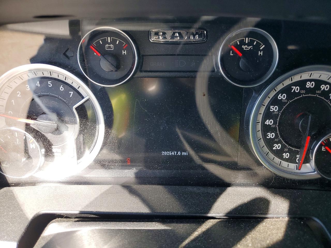 2014 RAM 1500 LARAMIE photo 25