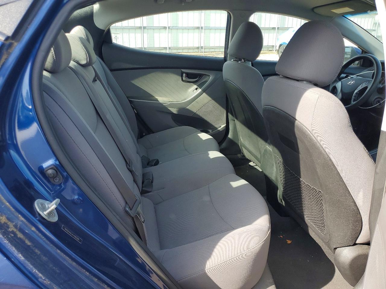 2015 HYUNDAI ELANTRA SE photo 28