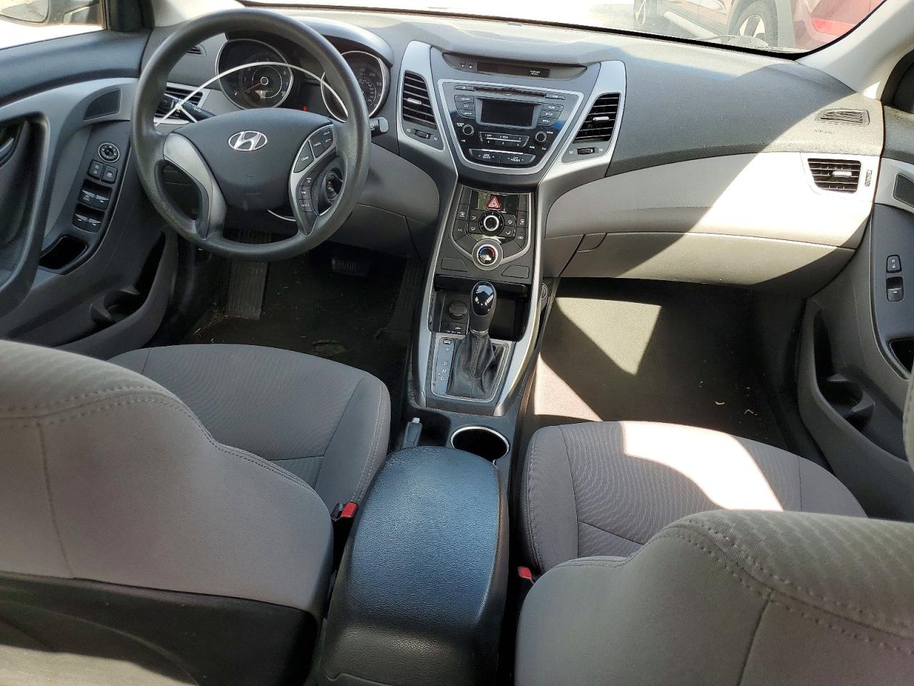 2015 HYUNDAI ELANTRA SE photo 22