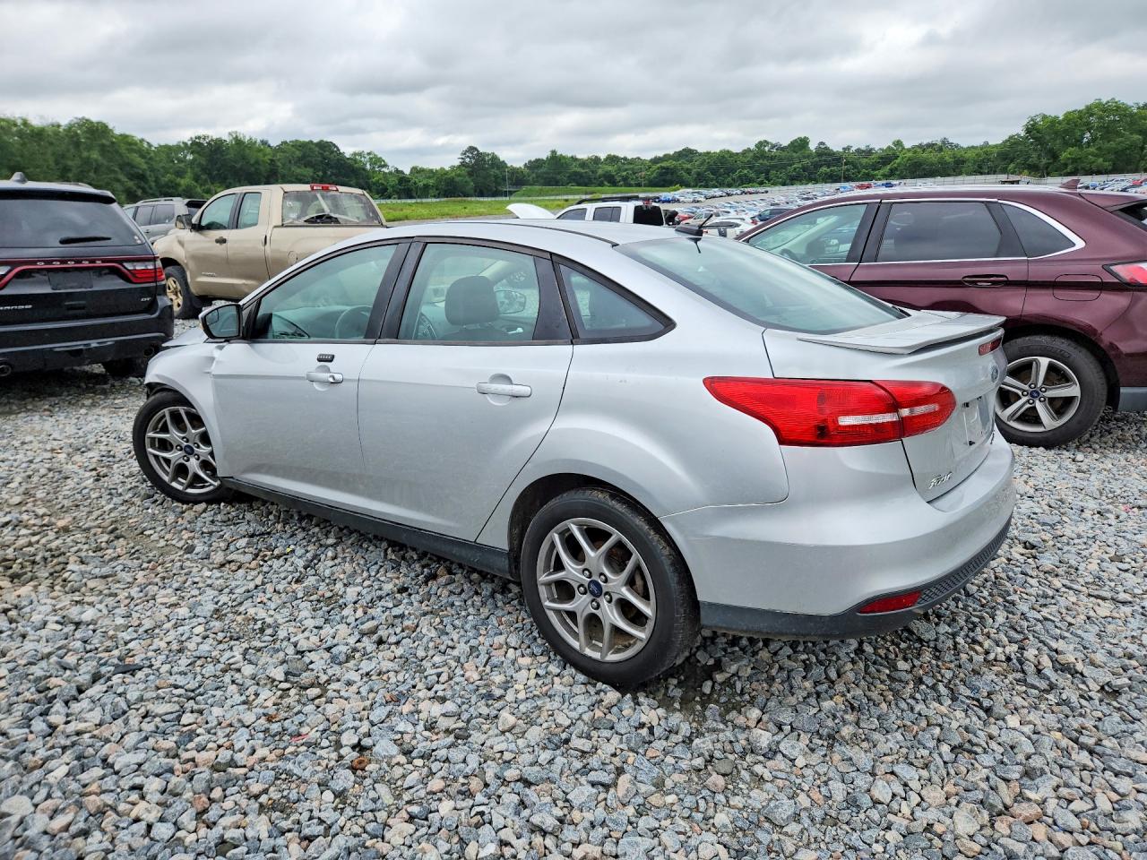 2015 FORD FOCUS SE photo 3