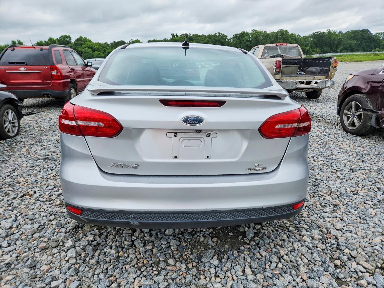2015 FORD FOCUS SE photo 11