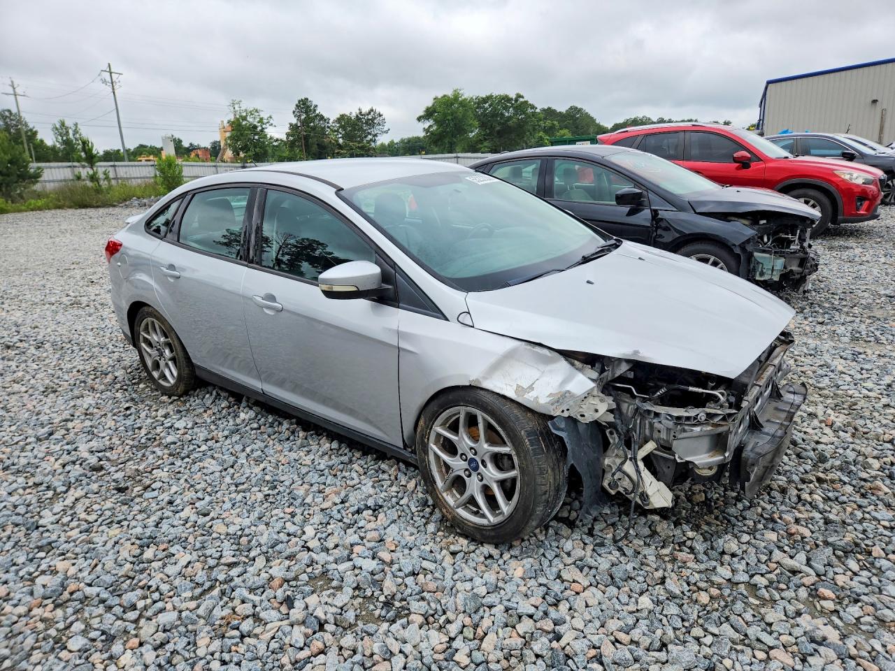 2015 FORD FOCUS SE photo 7