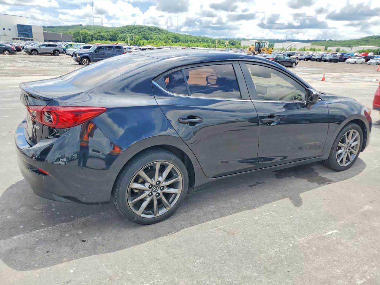 2018 MAZDA 3 TOURING photo 5