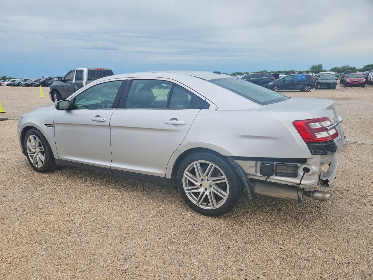 2018 FORD TAURUS LIMITED photo 3