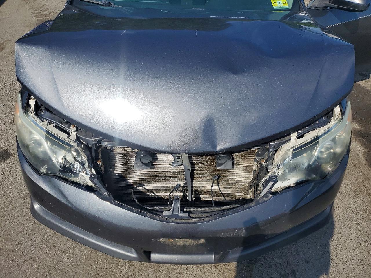 2012 TOYOTA CAMRY SE photo 11