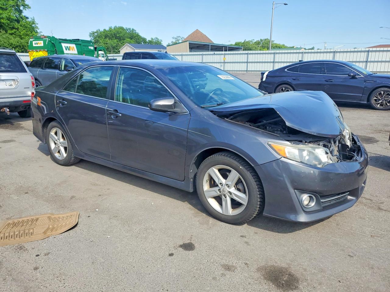 2012 TOYOTA CAMRY SE photo 4