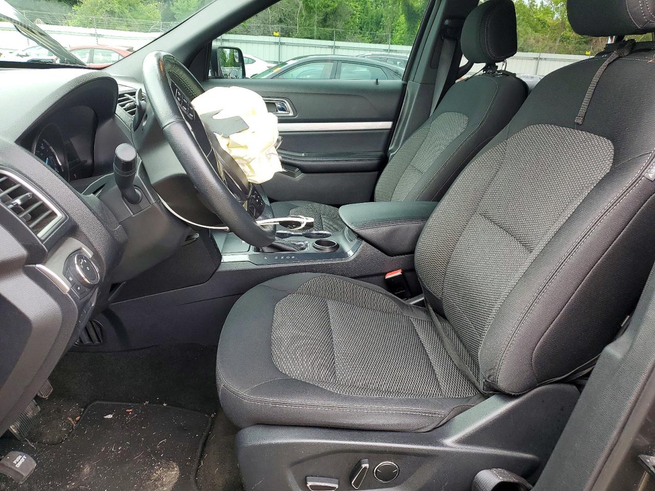 2017 FORD EXPLORER XLT photo 19
