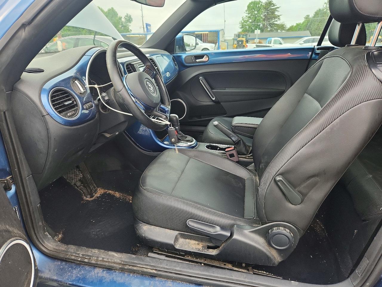 2019 VOLKSWAGEN BEETLE S photo 13