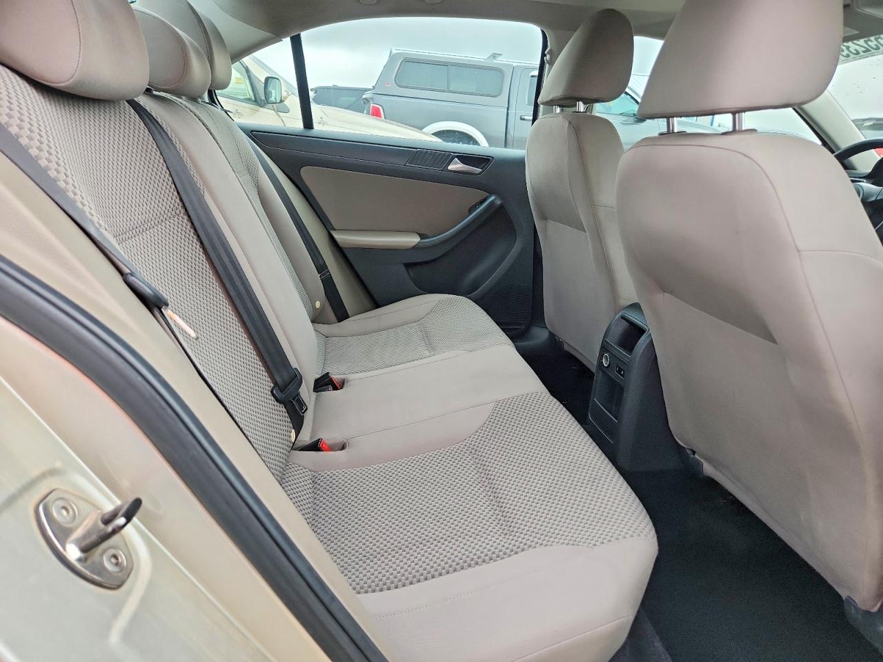 2014 VOLKSWAGEN JETTA BASE photo 19