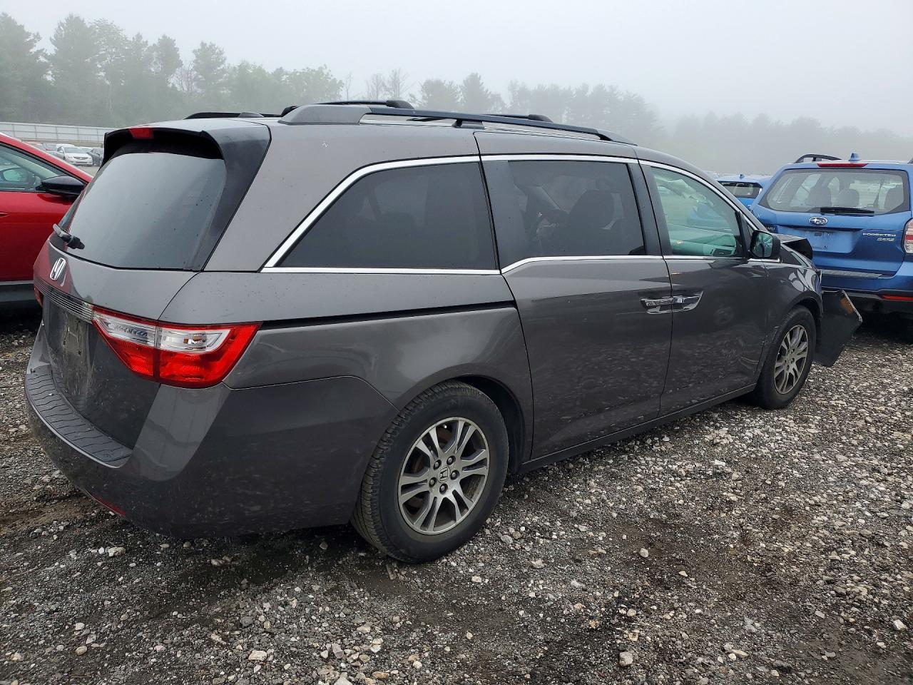 2013 HONDA ODYSSEY EXL photo 3