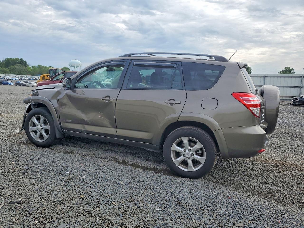 2011 TOYOTA RAV4 LIMITED photo 2