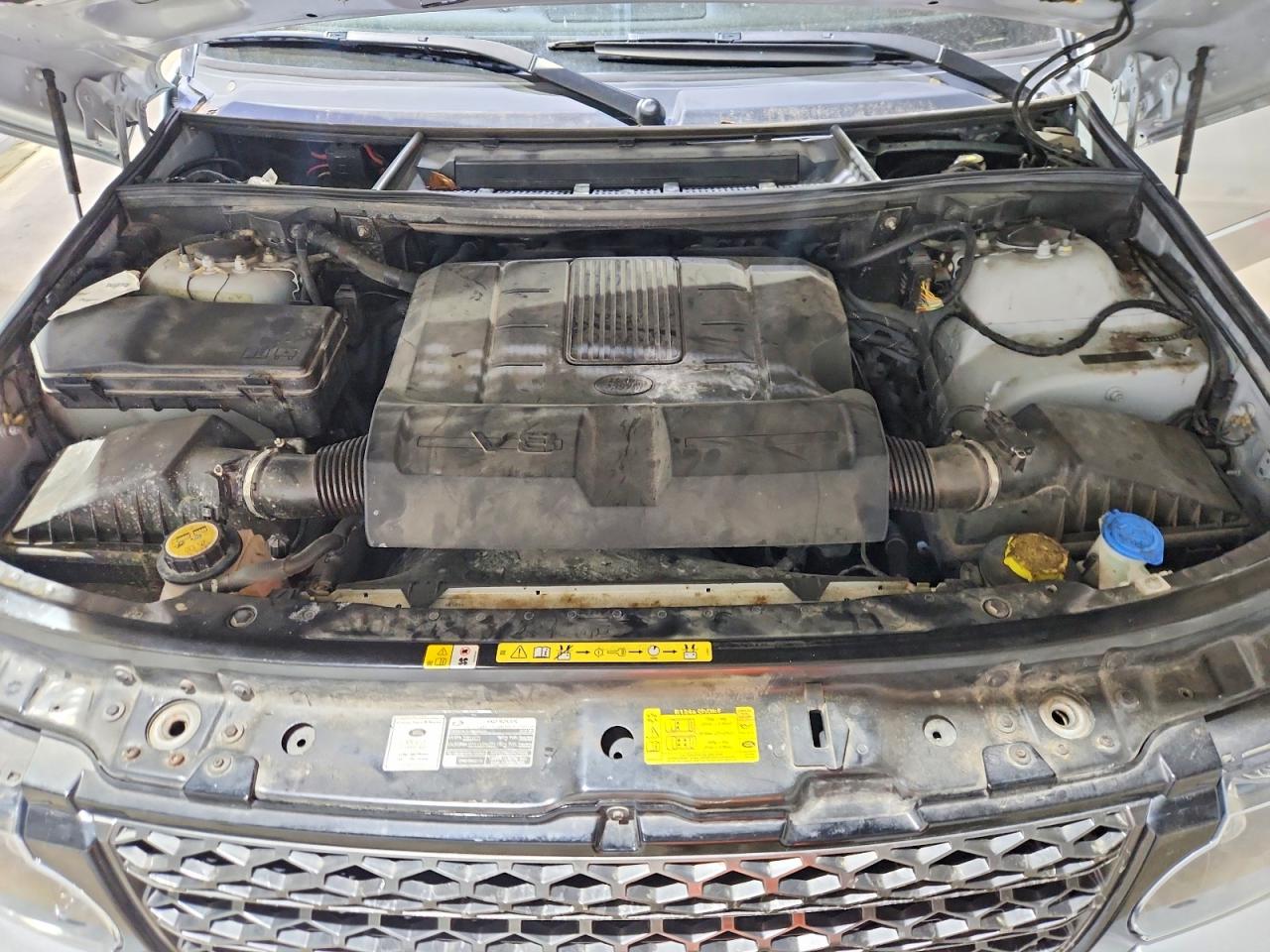 2012 LAND ROVER RANGE ROVER HSE photo 23