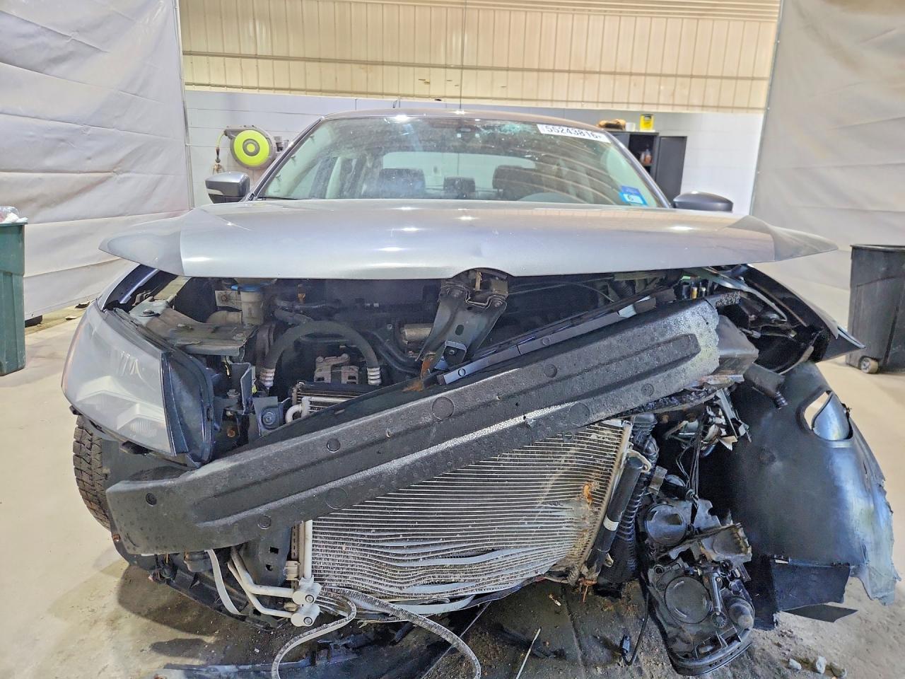 2015 VOLKSWAGEN PASSAT S photo 9